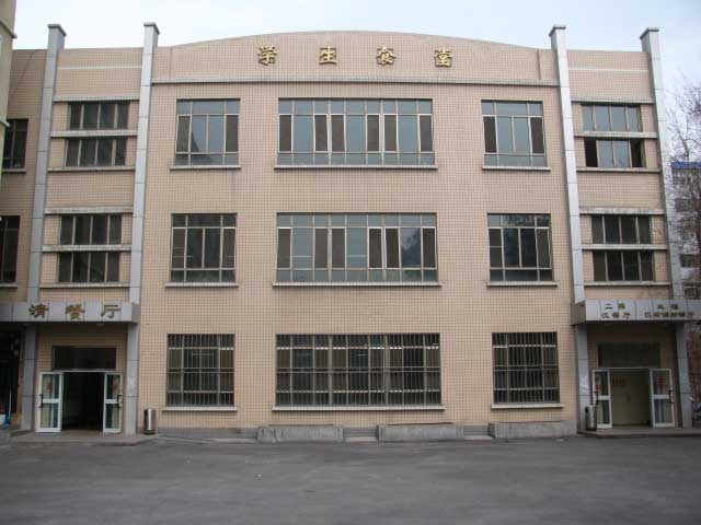 公司為學校食堂安裝輕質隔墻