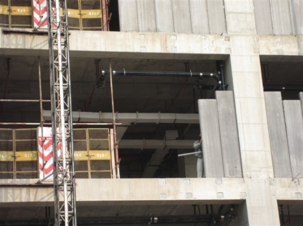 博悅公司為正在施工中的酒店安裝輕質(zhì)隔墻板完工后的圖示