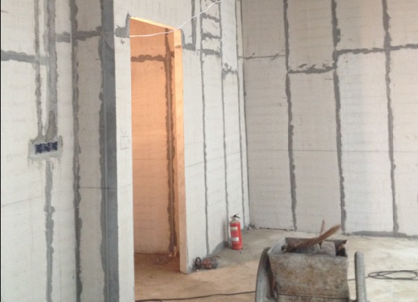 會所內部門窗隔墻板施工展示圖三